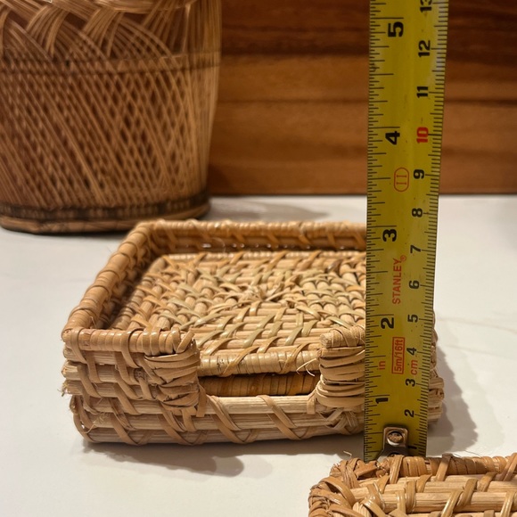 Vintage woven/rattan S/3 coasters & holder - Picture 7 of 7